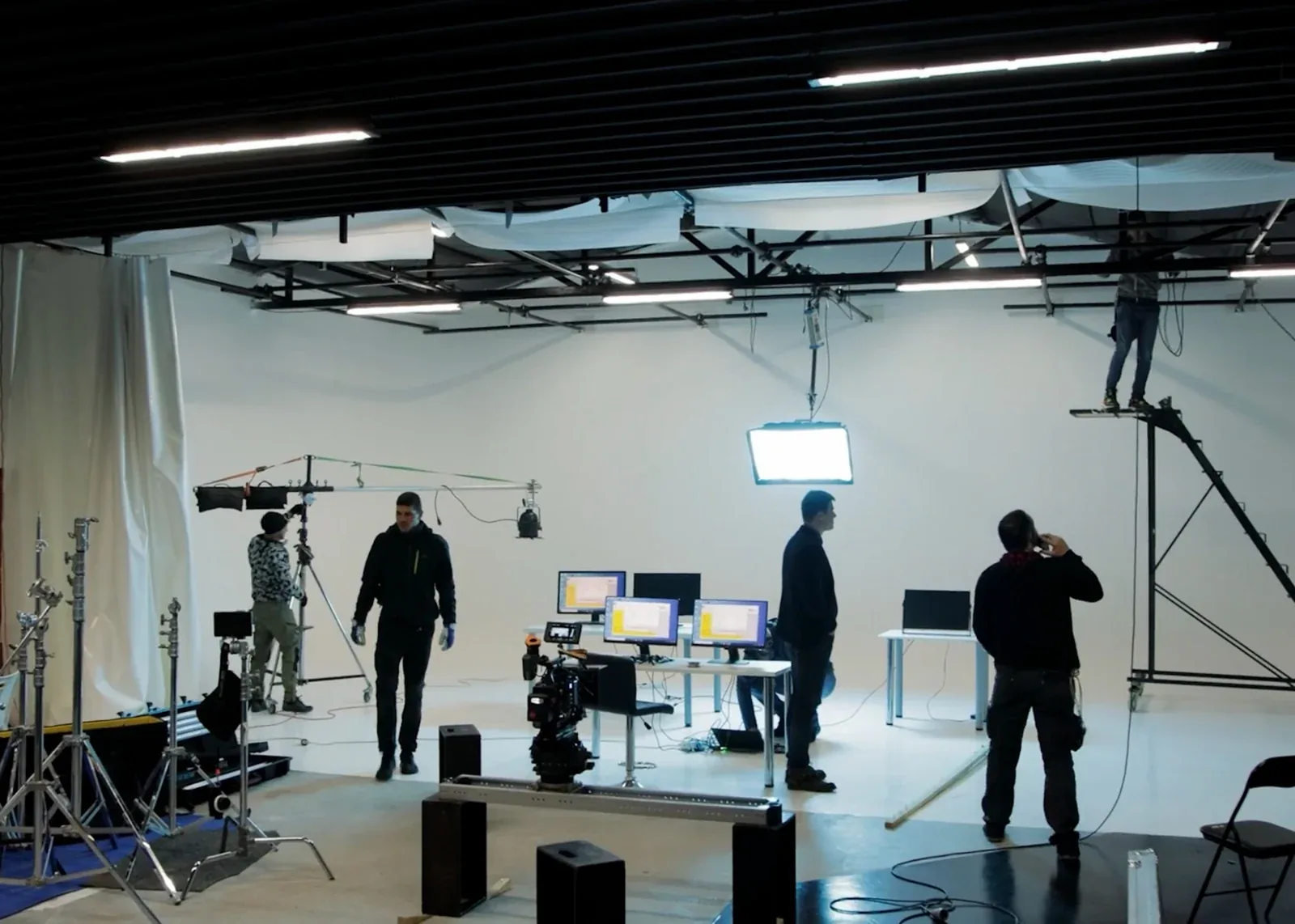 Artcore Studio behind the scenes — photograph 31
